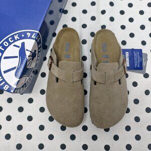 NWT - Women's Taupe Suede Birkenstock Boston Shoes - Narrow Fit